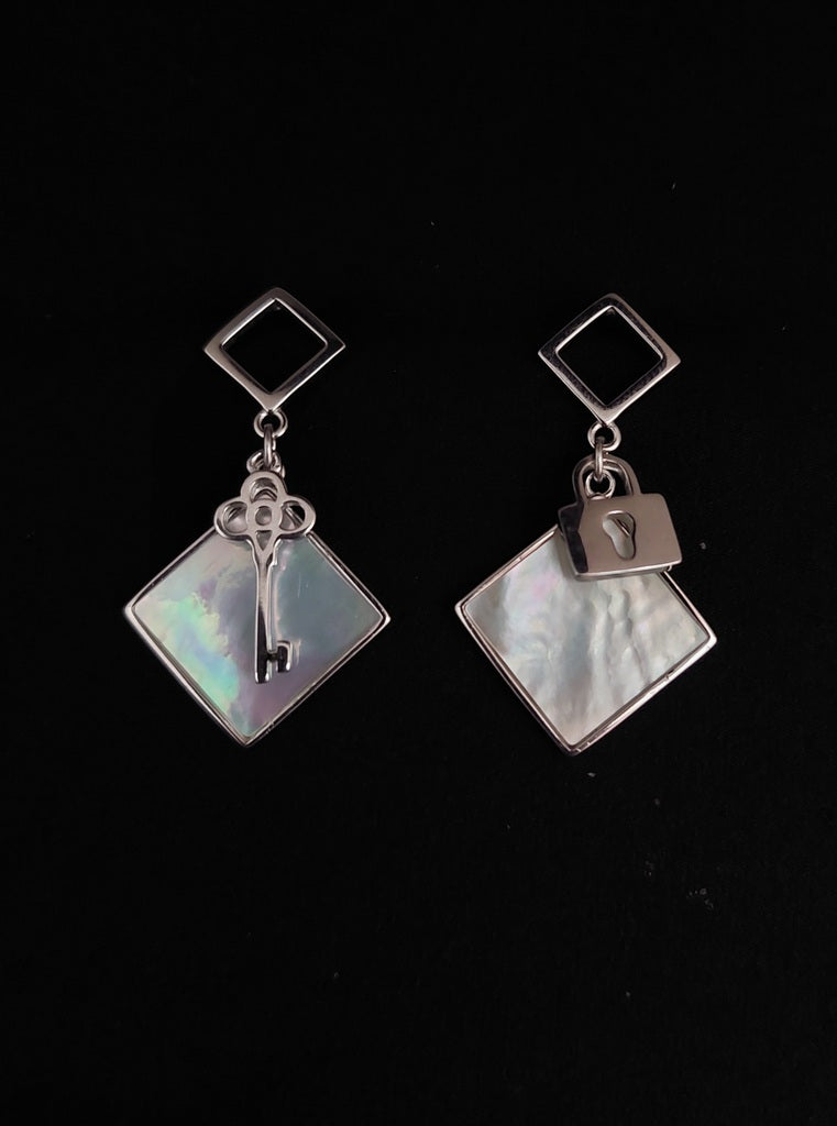Earring Shell With Key
