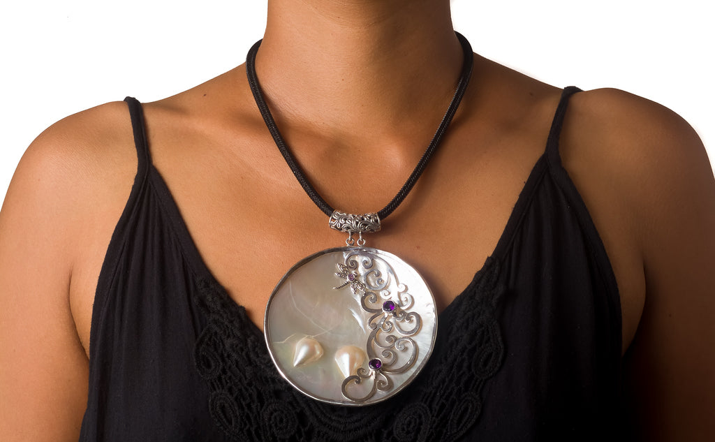 Pendant Pearl Shell Decor Large 9cm