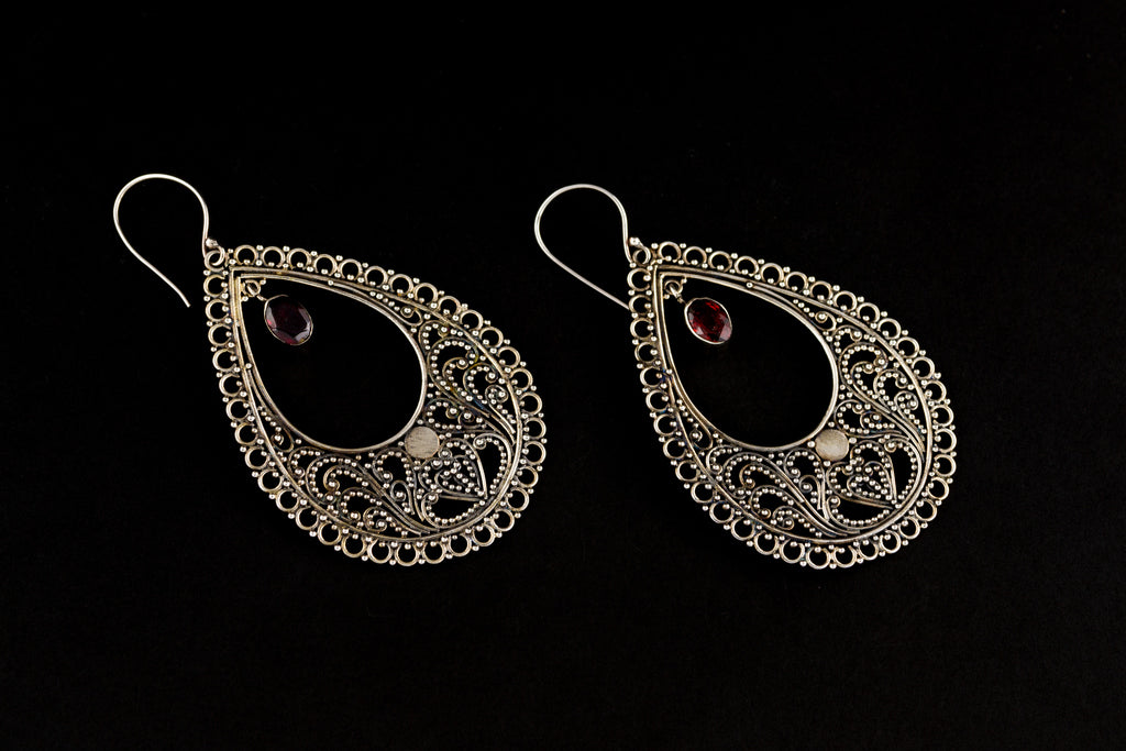 Earring Bun Oval Hole With Stone