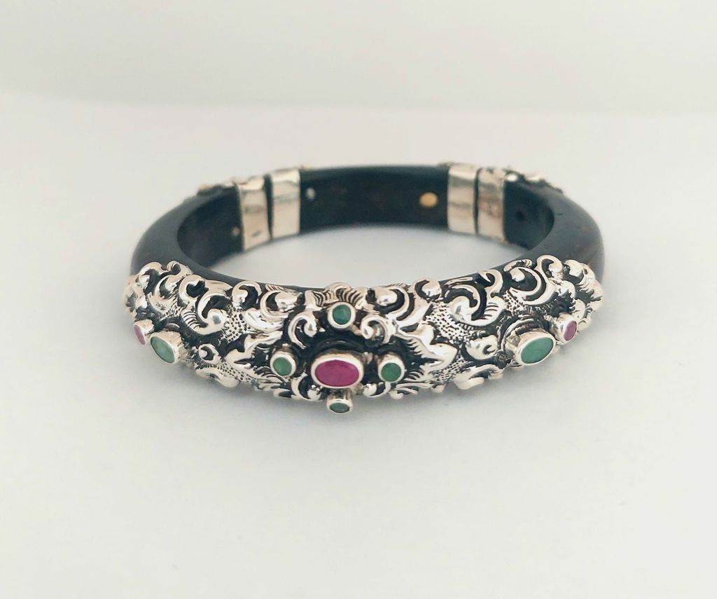Bracelet Black Coral Decor