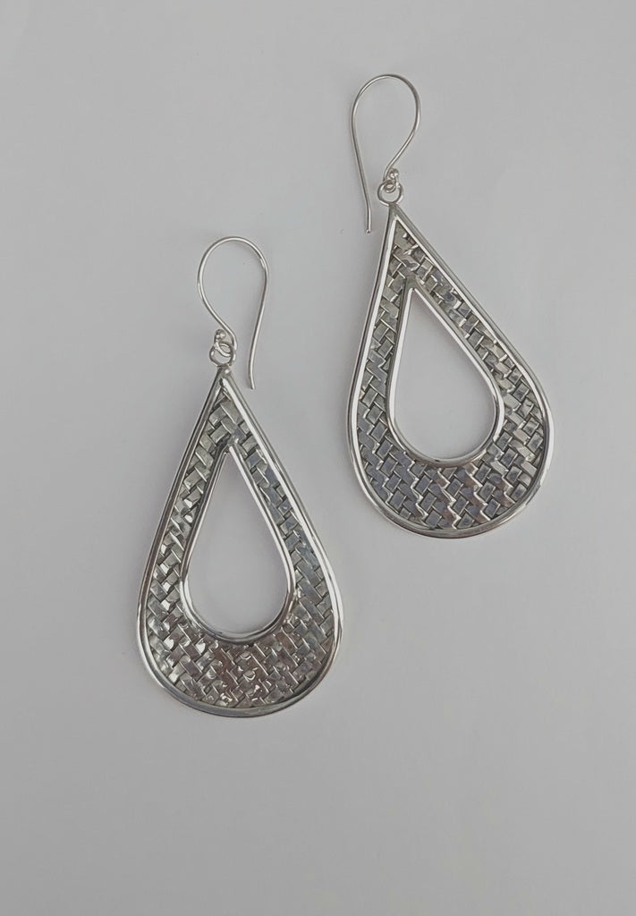 Earring Anyaman Oval Hole 3 X 5cm
