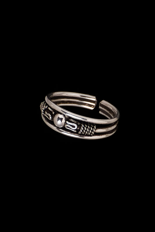 Toe Ring Decor