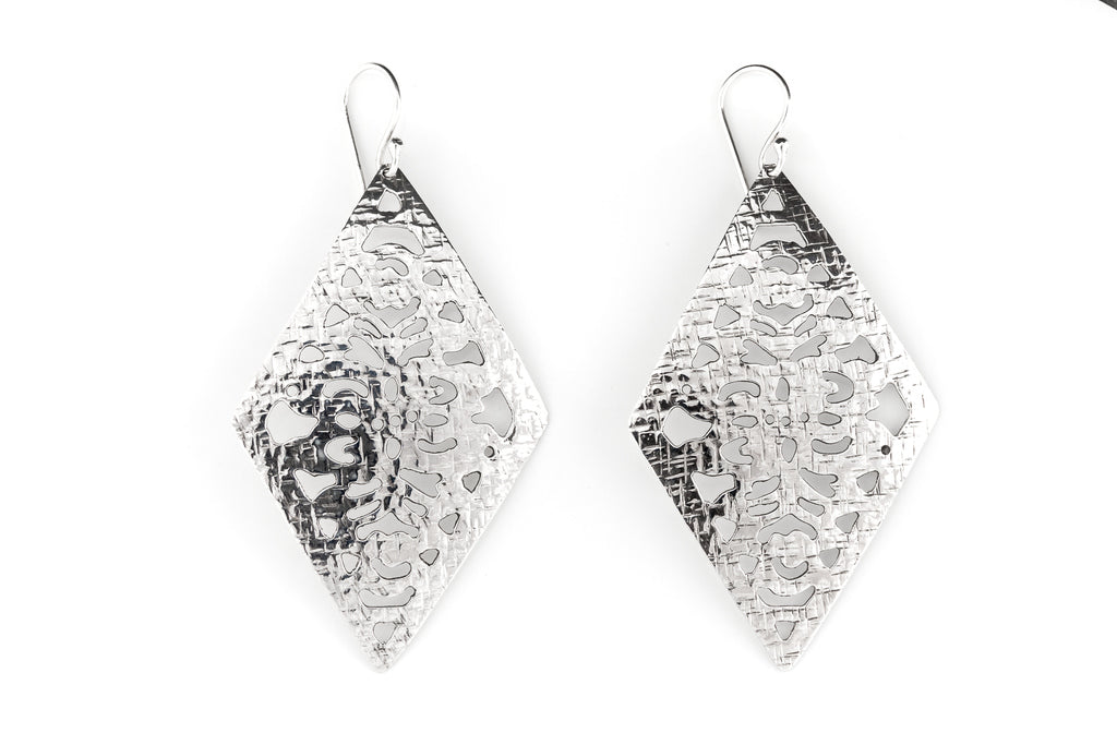 Earring Gergaji Dayak 5,4 x 3,4cm