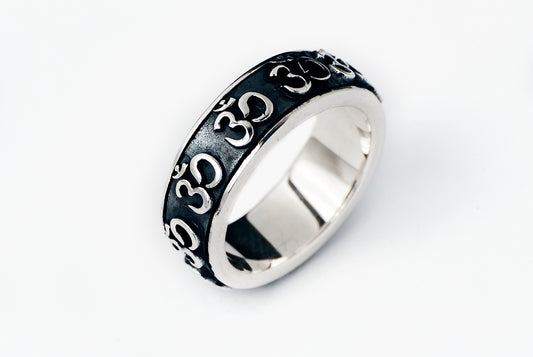 Ring Man Spinning Om India - Bambu Silver Jewellry